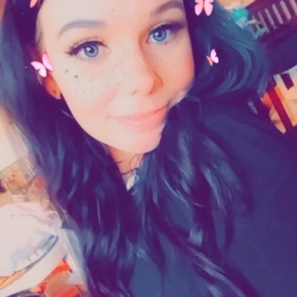 Meet your Posher, Cyn💚!! - Picture 14 of 16